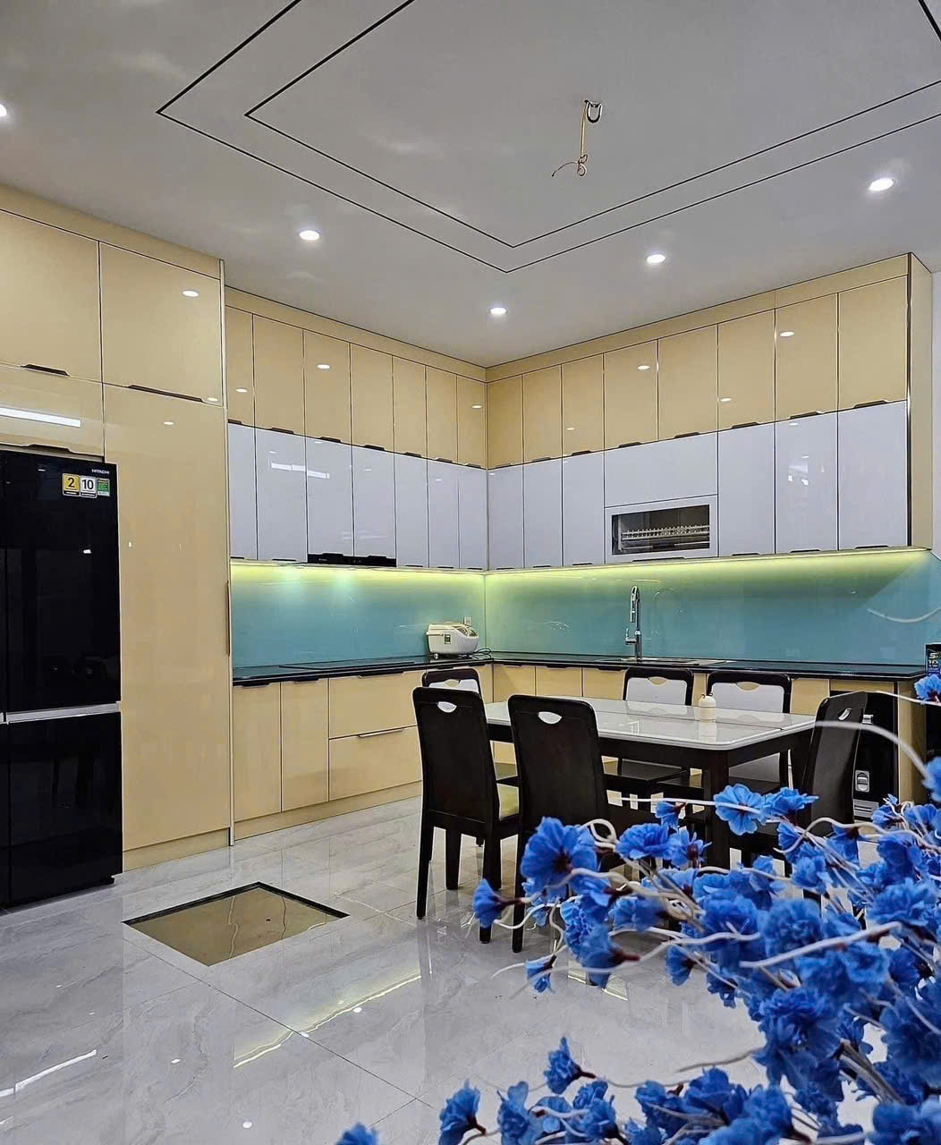 Tủ Bếp Nhôm Cánh Kính Cao Cấp HTP0005